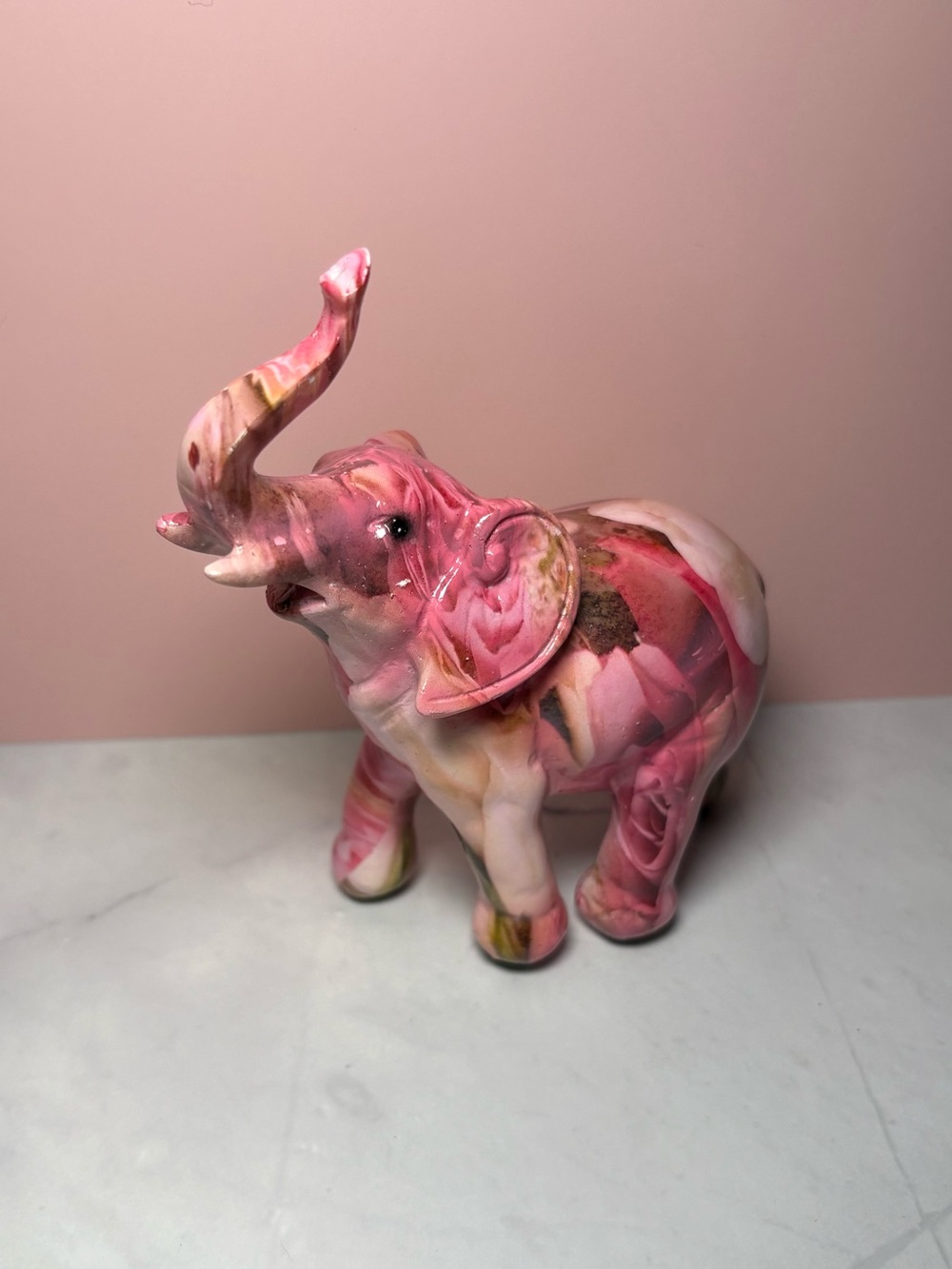 🩷 Pink Resin Elephant Figurine - Decorative Accent